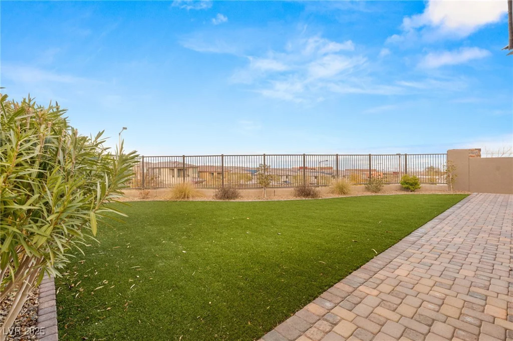 12550 Point Sierra, Las Vegas, NV 89138