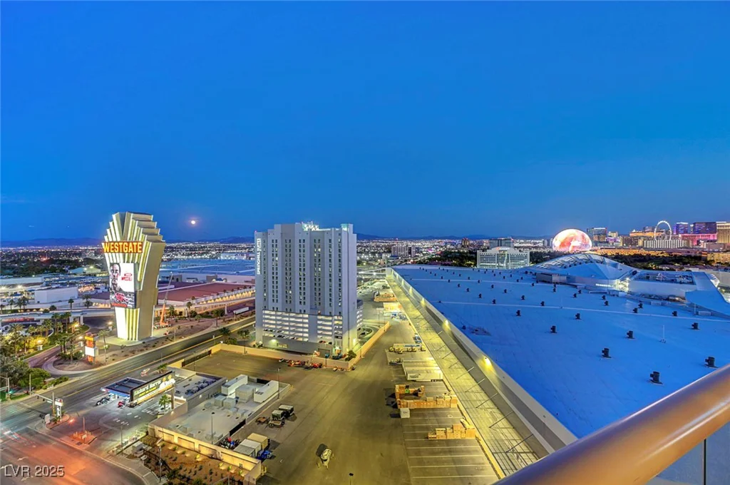 2877 Paradise, Las Vegas, NV 89109