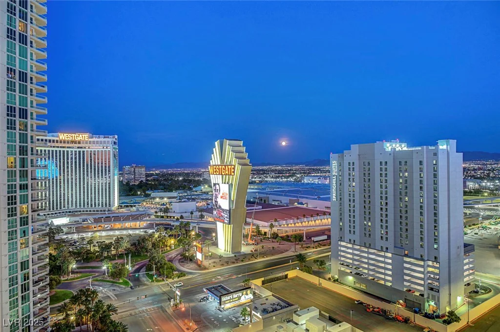 2877 Paradise, Las Vegas, NV 89109