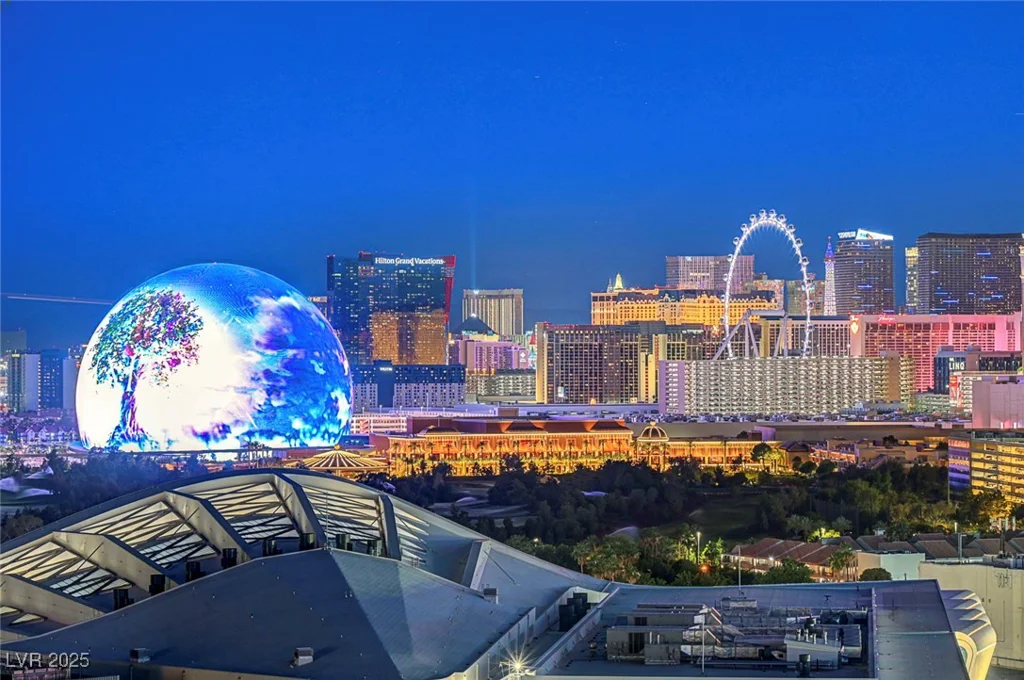 2877 Paradise, Las Vegas, NV 89109
