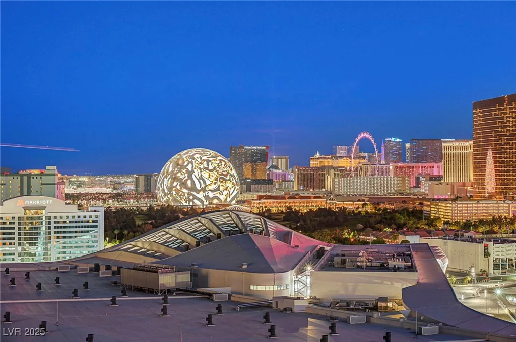 2877 Paradise, Las Vegas, NV 89109