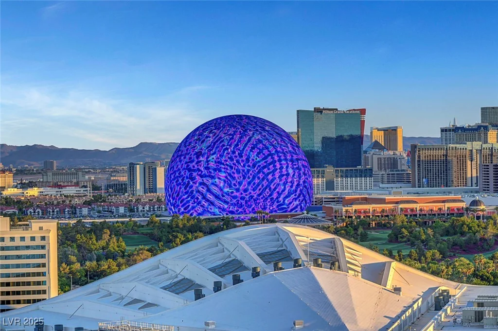 2877 Paradise, Las Vegas, NV 89109