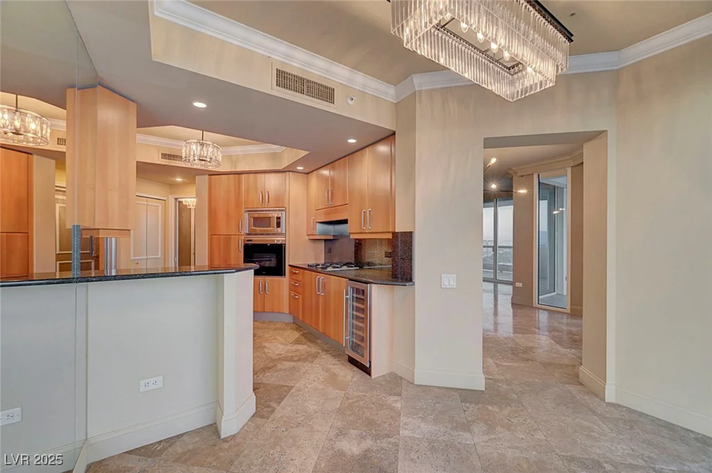 2877 Paradise, Las Vegas, NV 89109