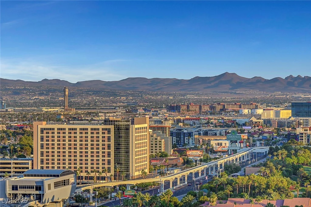 2877 Paradise, Las Vegas, NV 89109