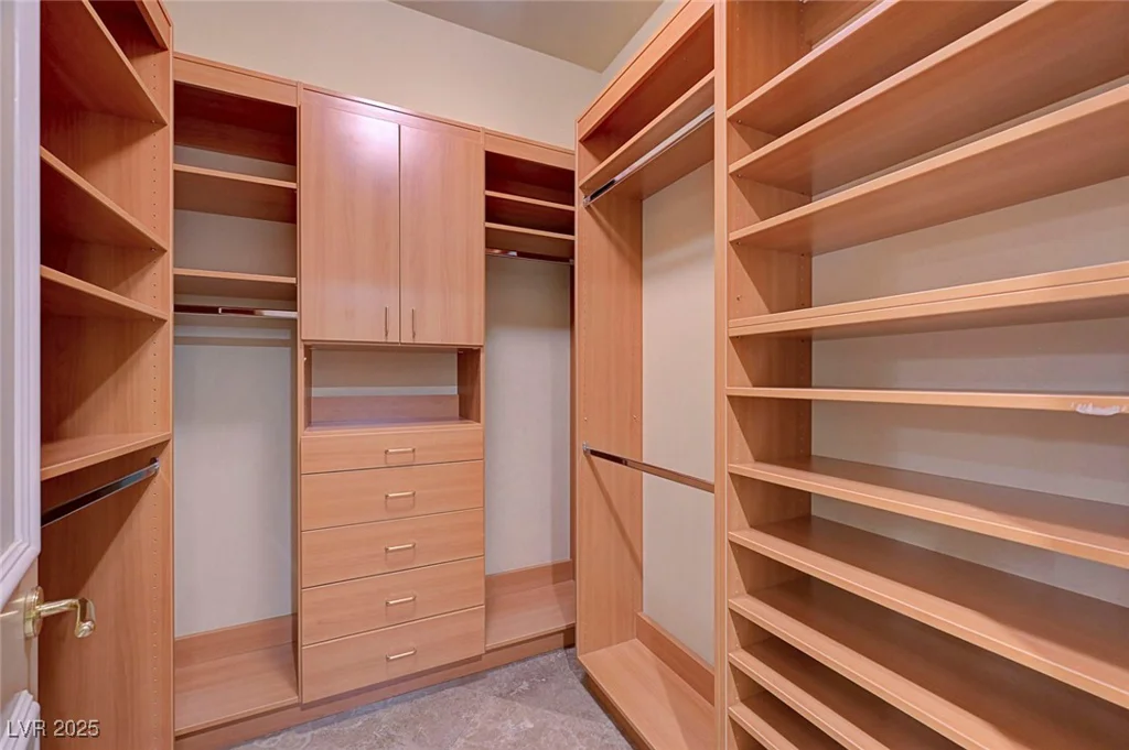 2877 Paradise, Las Vegas, NV 89109