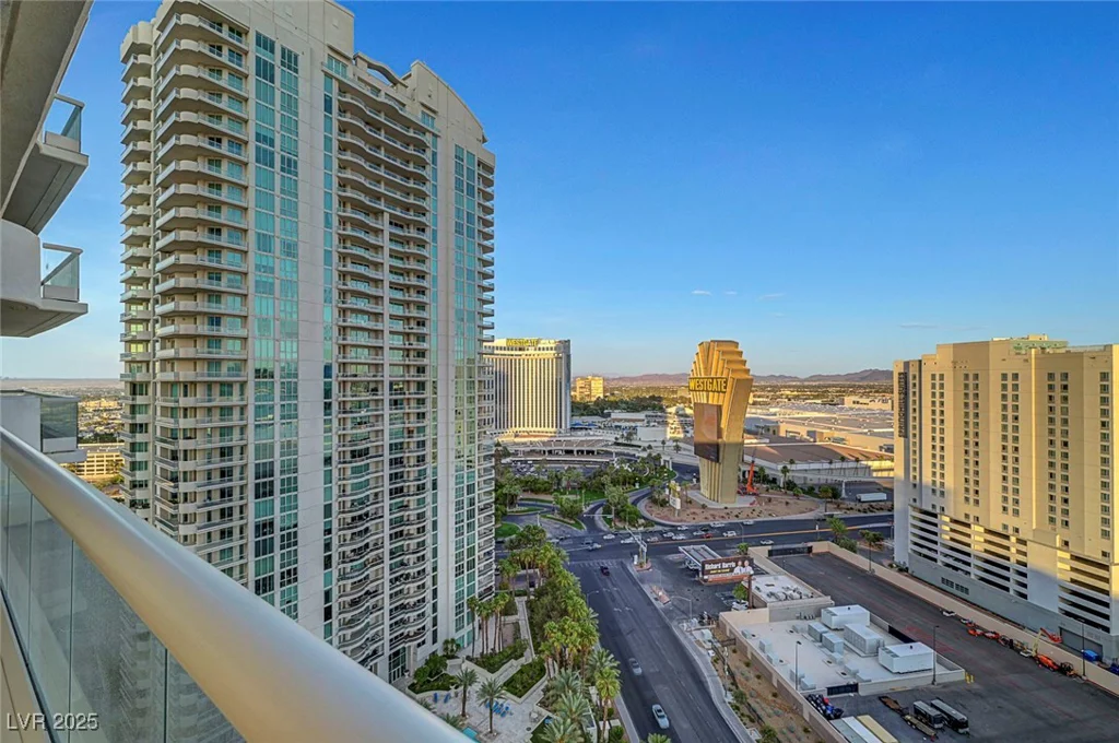 2877 Paradise, Las Vegas, NV 89109