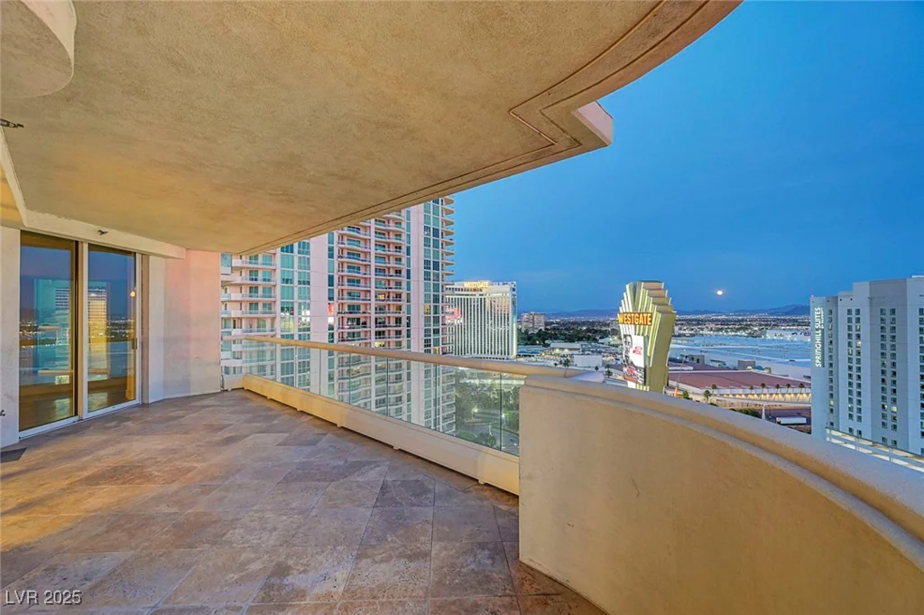 2877 Paradise, Las Vegas, NV 89109