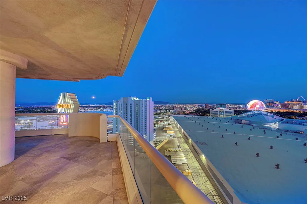 2877 Paradise, Las Vegas, NV 89109