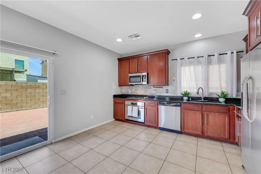 6678 Crystal Run, Las Vegas, NV 89122