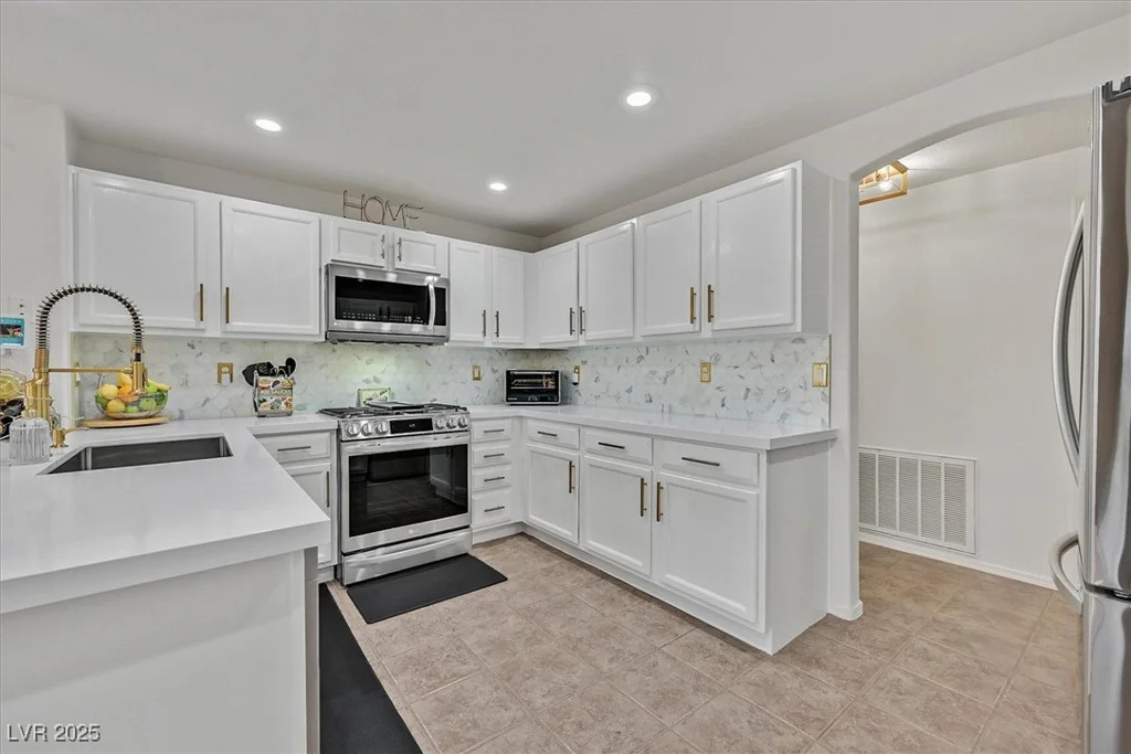 10640 Amber Ridge, Las Vegas, NV 89144