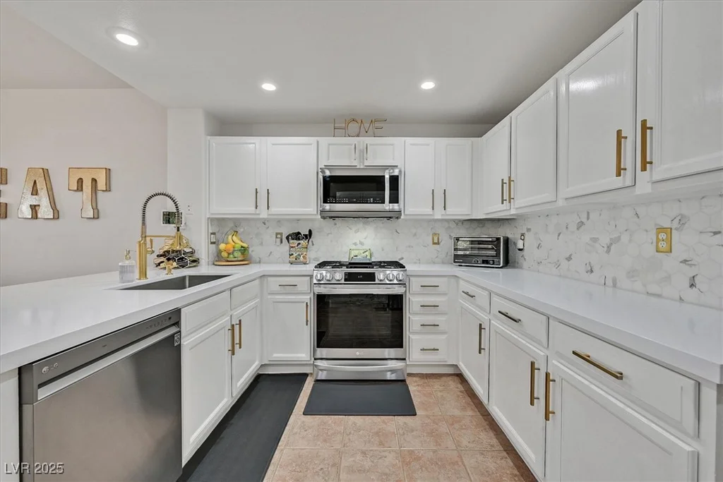 10640 Amber Ridge, Las Vegas, NV 89144
