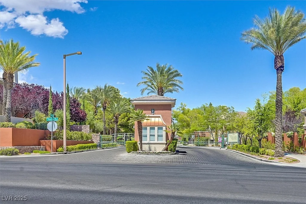 10640 Amber Ridge, Las Vegas, NV 89144