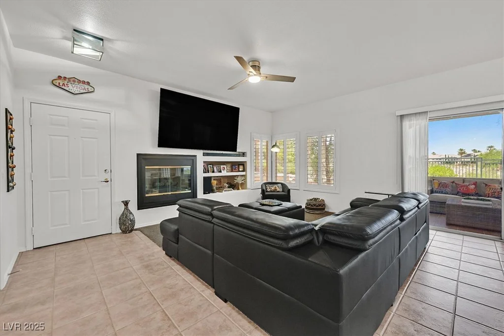 10640 Amber Ridge, Las Vegas, NV 89144