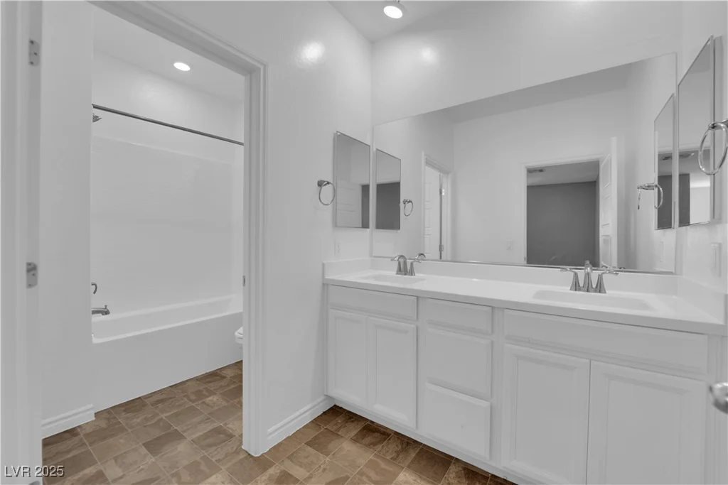 4833 Royal Magnolia, North Las Vegas, NV 89031