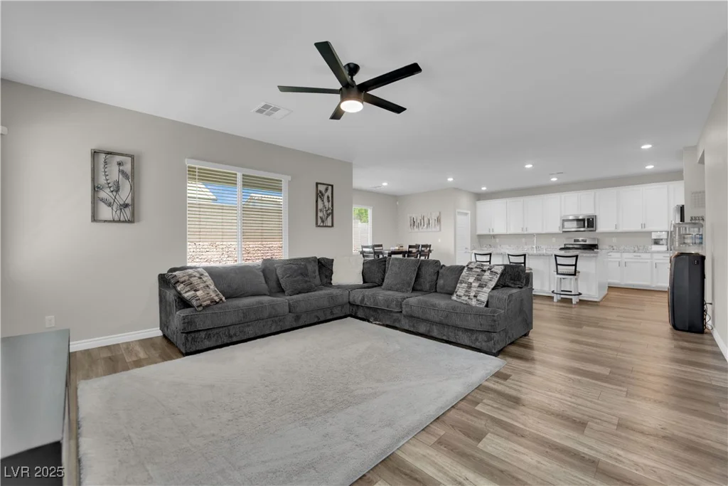 4833 Royal Magnolia, North Las Vegas, NV 89031
