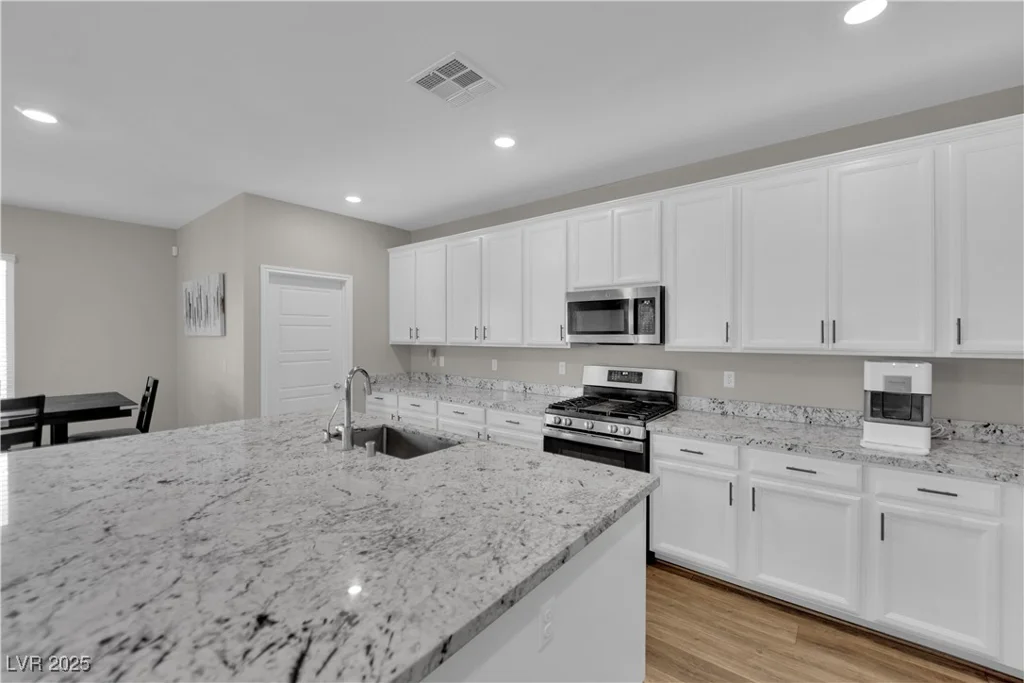 4833 Royal Magnolia, North Las Vegas, NV 89031