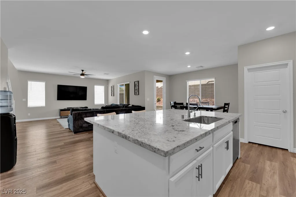 4833 Royal Magnolia, North Las Vegas, NV 89031