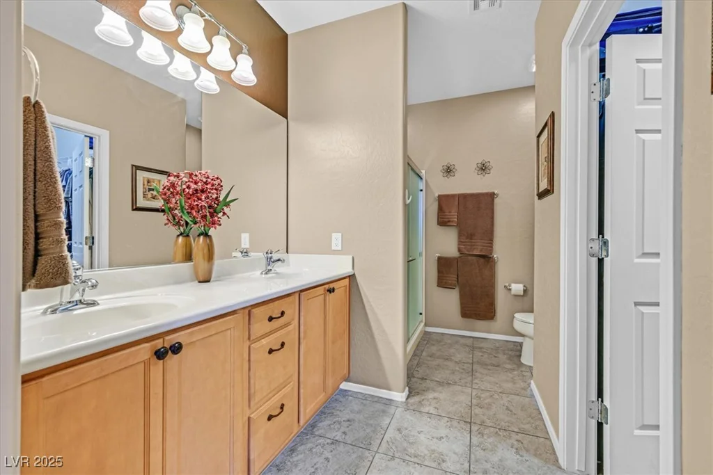 6141 TOKARA, Las Vegas, NV 89122