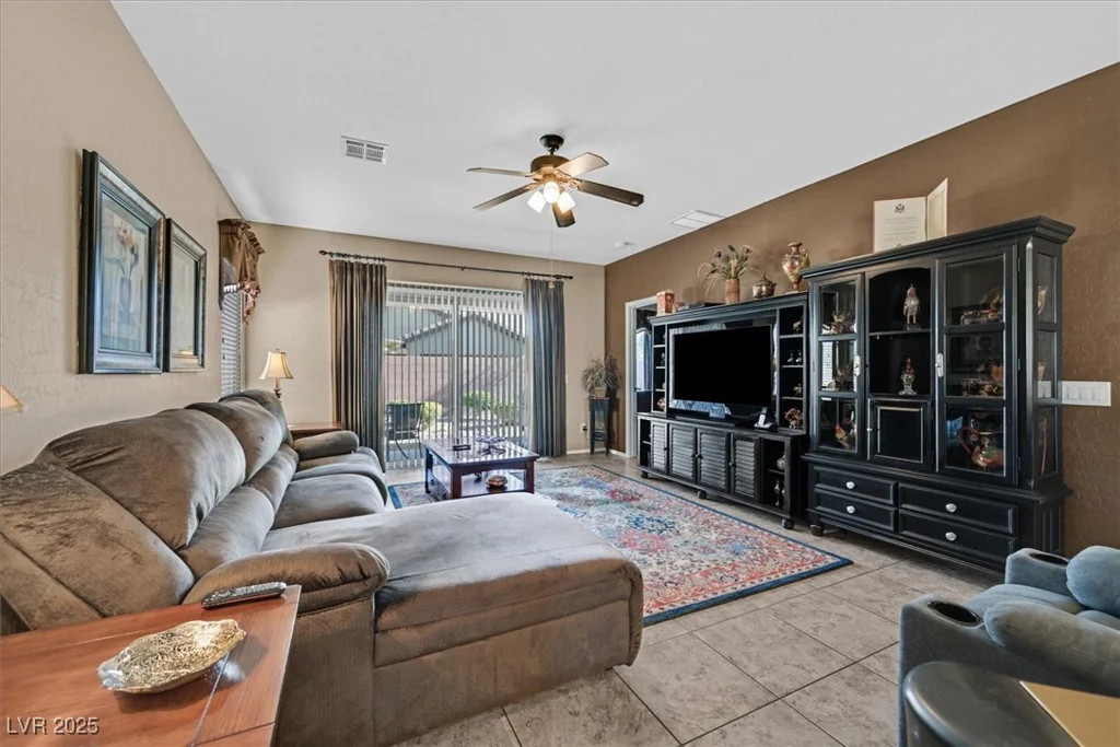 6141 TOKARA, Las Vegas, NV 89122