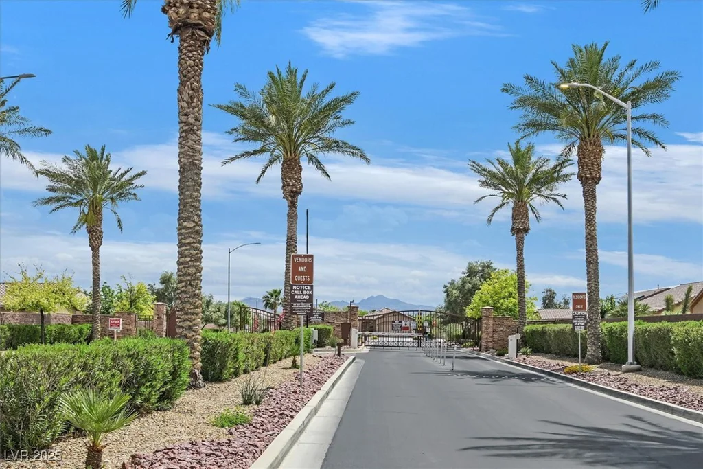 6141 TOKARA, Las Vegas, NV 89122