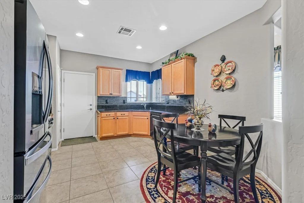 6141 TOKARA, Las Vegas, NV 89122