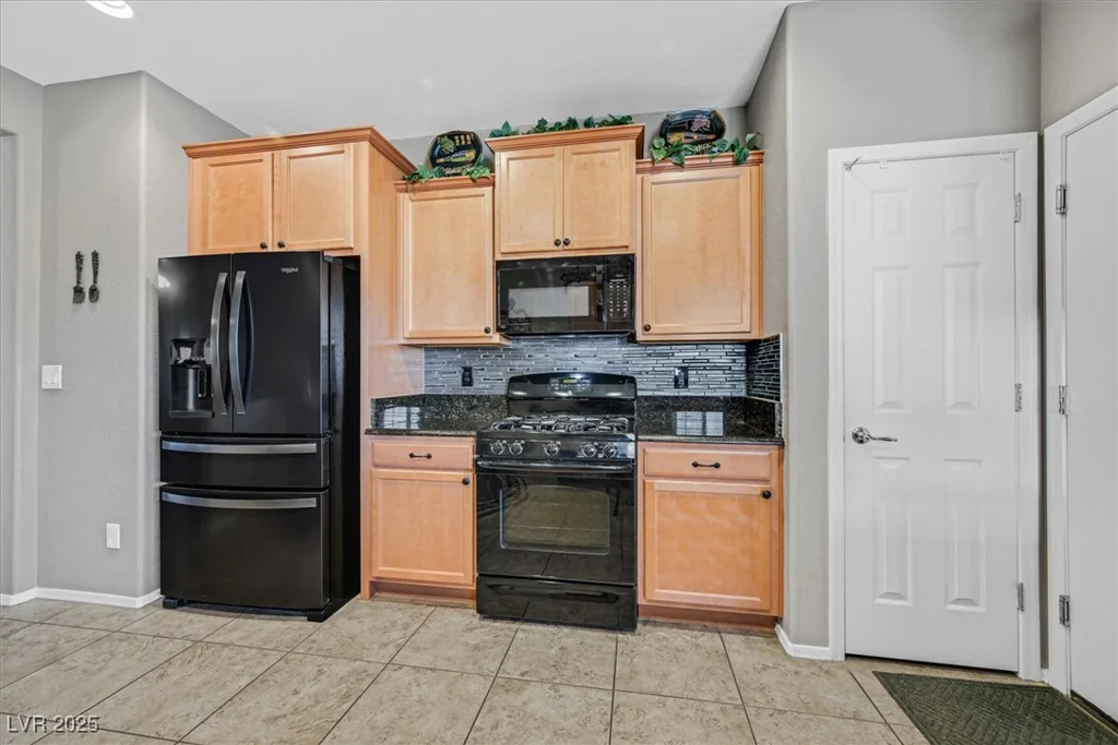 6141 TOKARA, Las Vegas, NV 89122