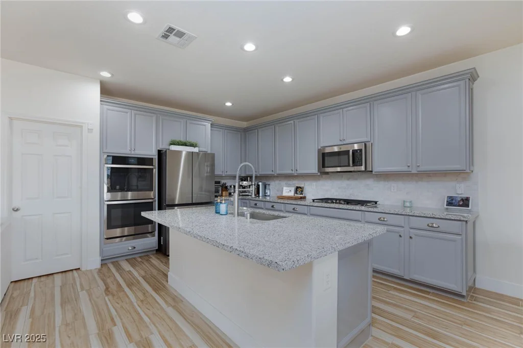 10095 Ferton Lake, Las Vegas, NV 89178