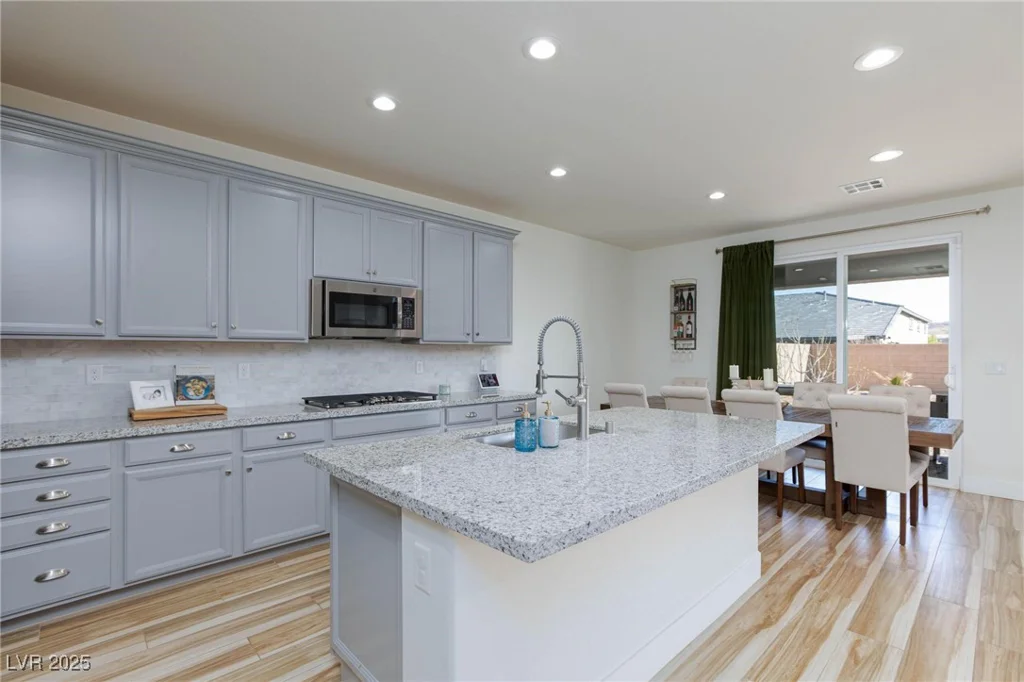 10095 Ferton Lake, Las Vegas, NV 89178