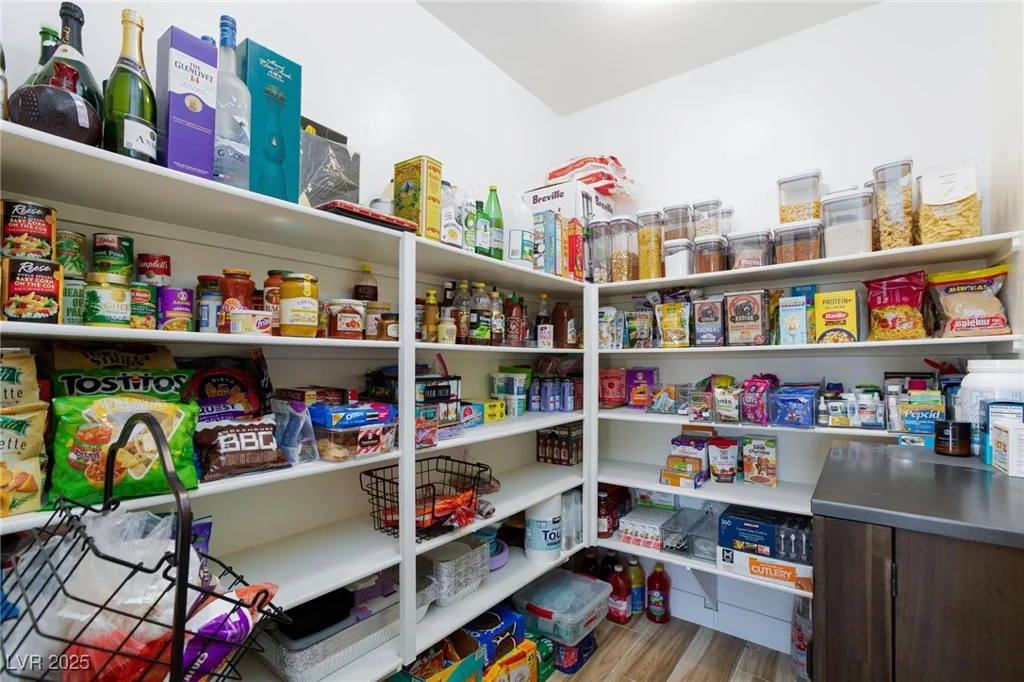 10095 Ferton Lake, Las Vegas, NV 89178