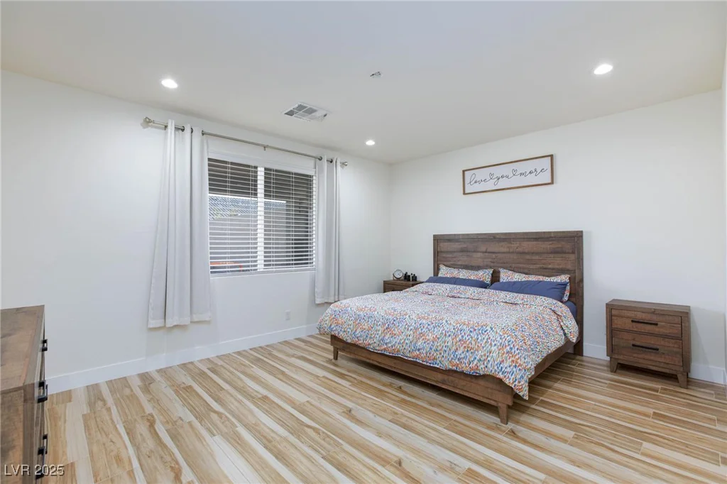 10095 Ferton Lake, Las Vegas, NV 89178
