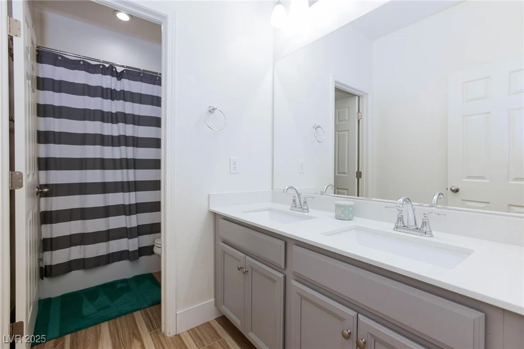 10095 Ferton Lake, Las Vegas, NV 89178