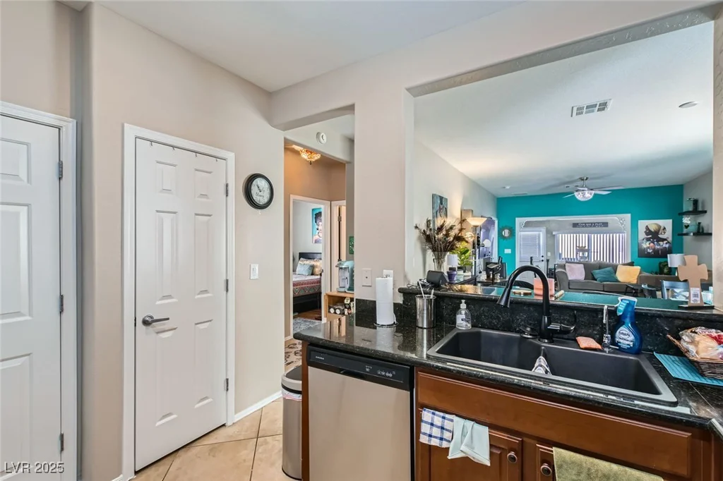 7717 Pine Warbler, North Las Vegas, NV 89084