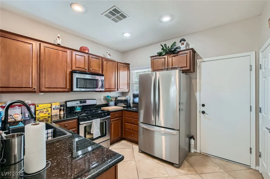 7717 Pine Warbler, North Las Vegas, NV 89084