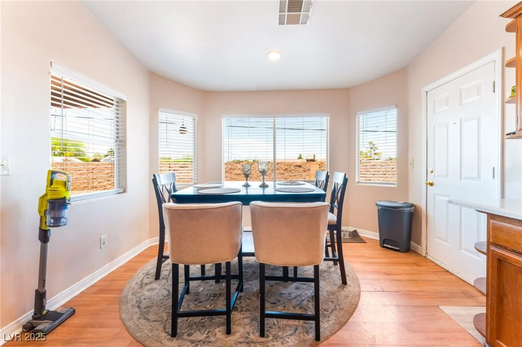4656 Desert Inn, Las Vegas, NV 89121