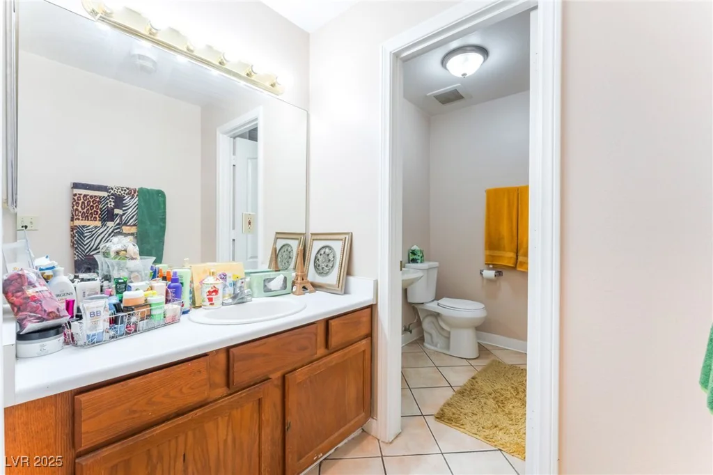 4656 Desert Inn, Las Vegas, NV 89121