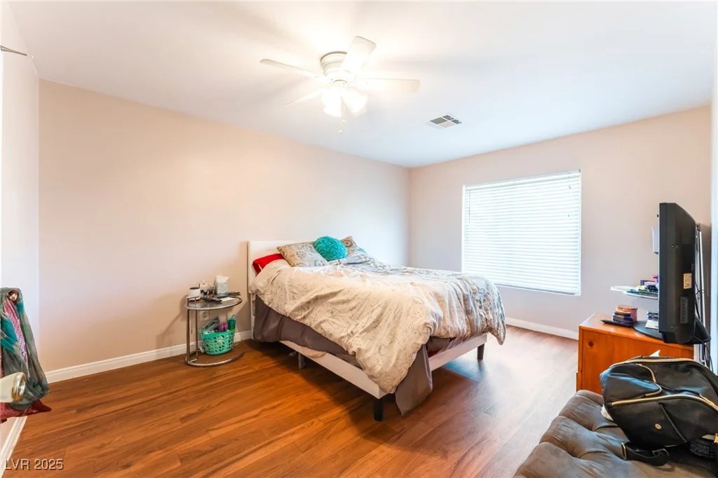 4656 Desert Inn, Las Vegas, NV 89121