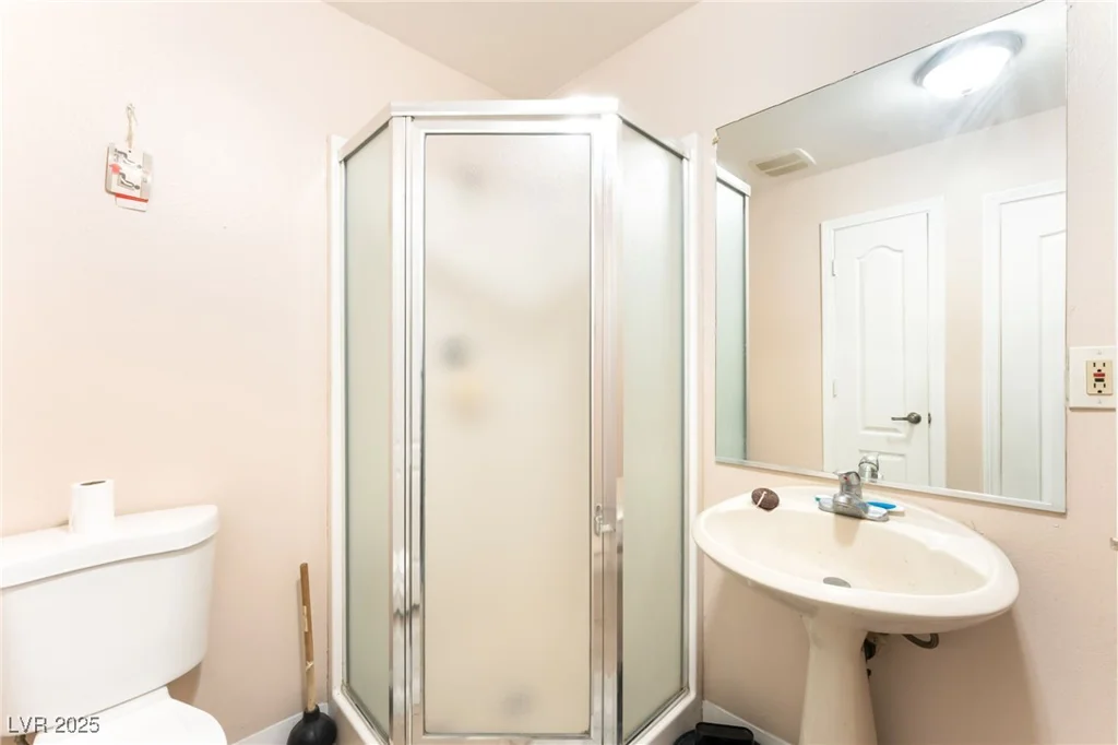 4656 Desert Inn, Las Vegas, NV 89121