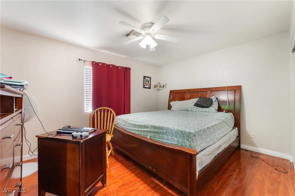 4656 Desert Inn, Las Vegas, NV 89121