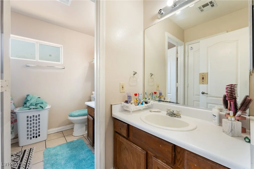 4656 Desert Inn, Las Vegas, NV 89121