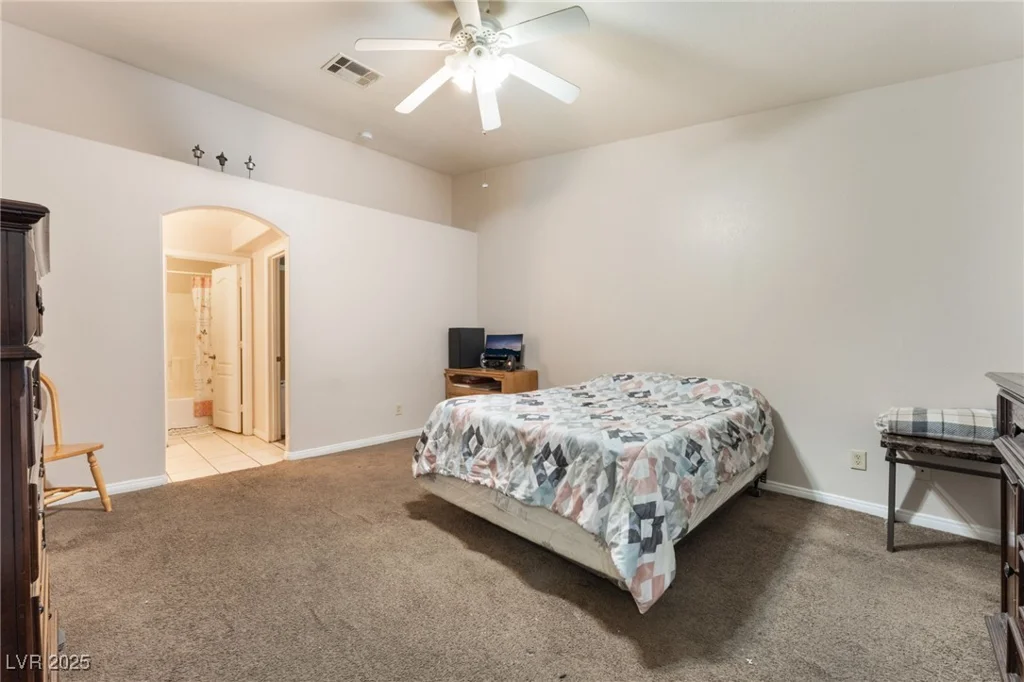 4656 Desert Inn, Las Vegas, NV 89121