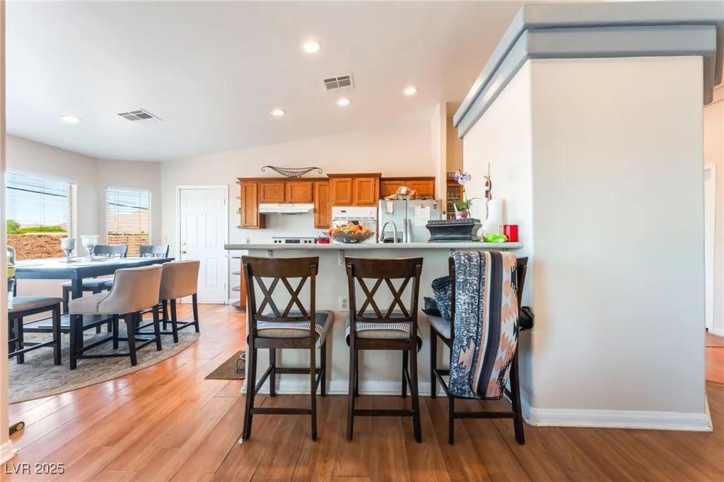 4656 Desert Inn, Las Vegas, NV 89121