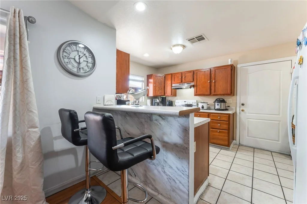 4656 Desert Inn, Las Vegas, NV 89121
