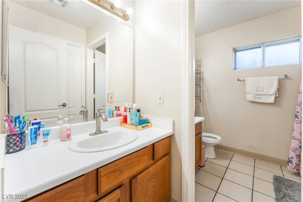 4656 Desert Inn, Las Vegas, NV 89121