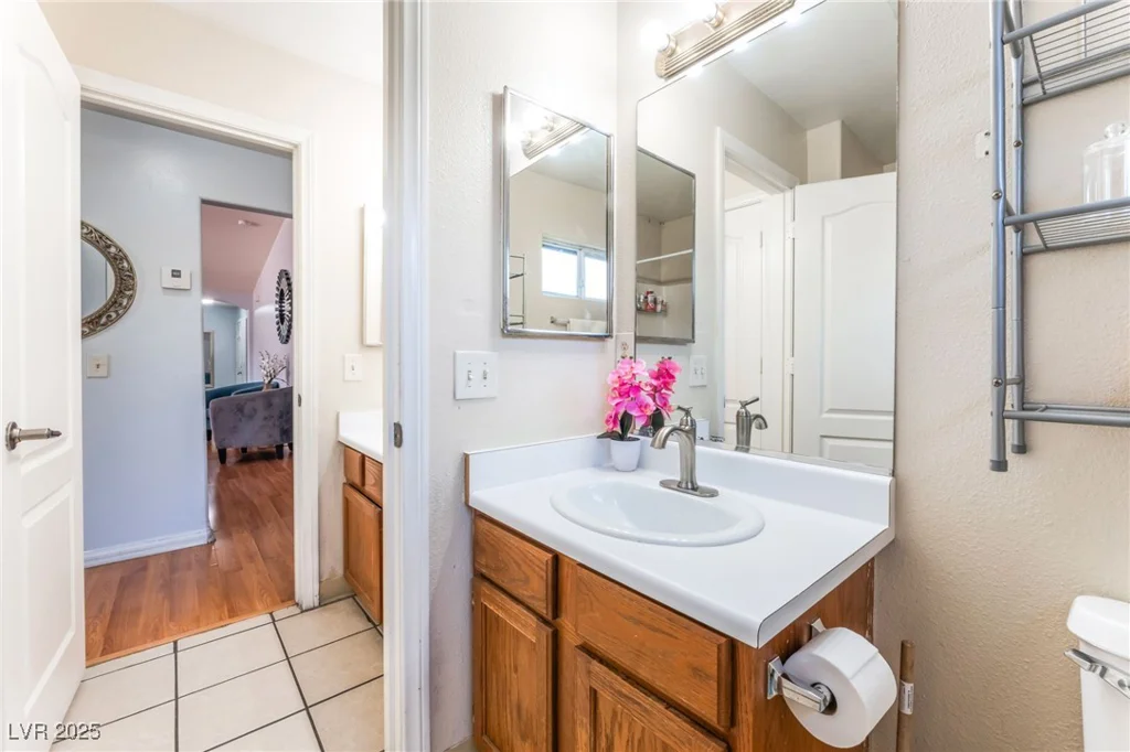 4656 Desert Inn, Las Vegas, NV 89121