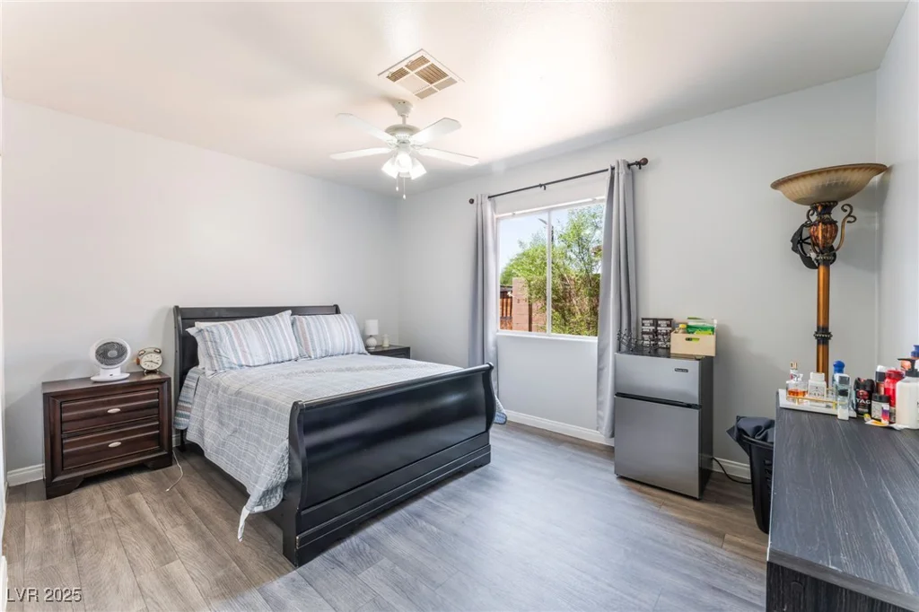 4656 Desert Inn, Las Vegas, NV 89121