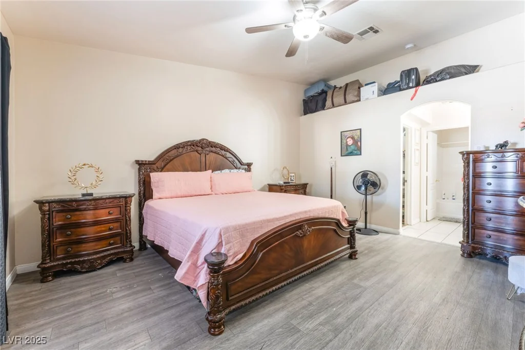 4656 Desert Inn, Las Vegas, NV 89121