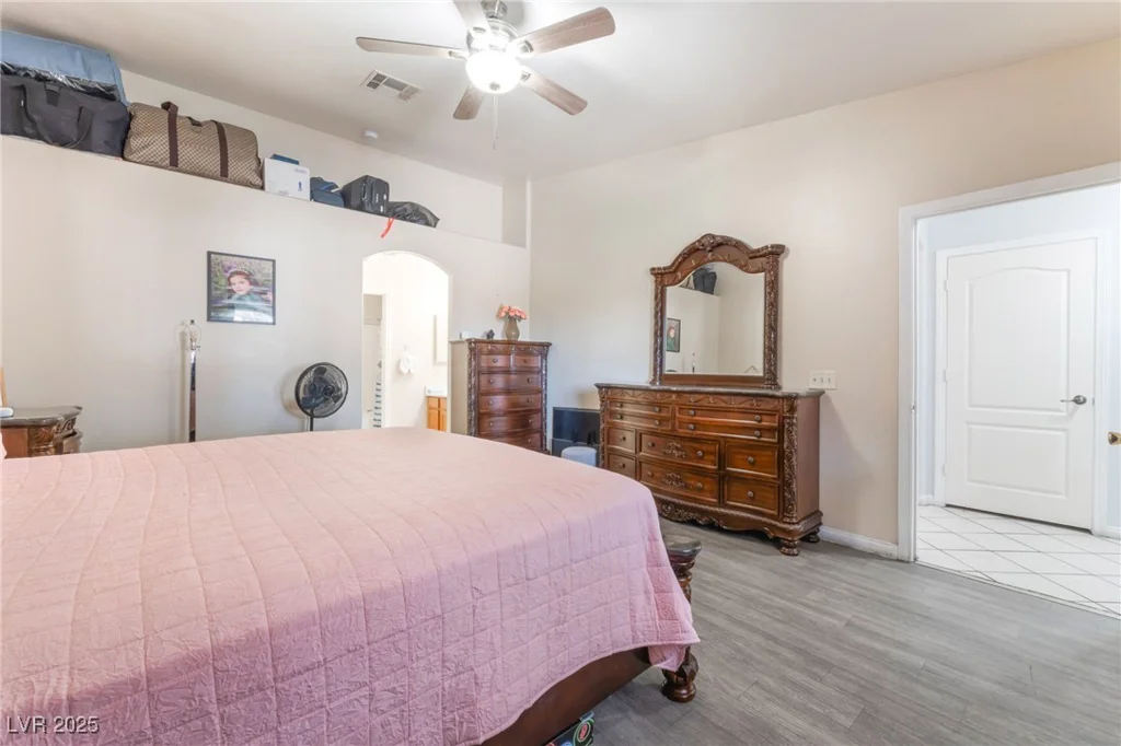 4656 Desert Inn, Las Vegas, NV 89121