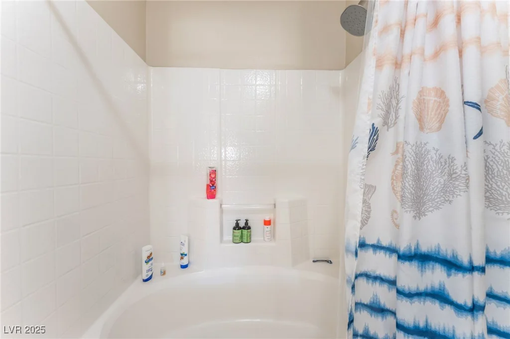 4656 Desert Inn, Las Vegas, NV 89121