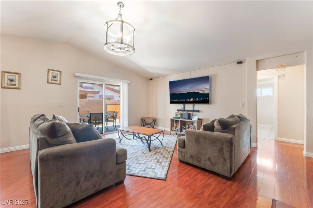 4656 Desert Inn, Las Vegas, NV 89121