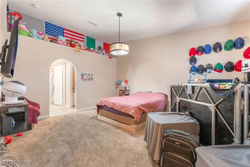4656 Desert Inn, Las Vegas, NV 89121